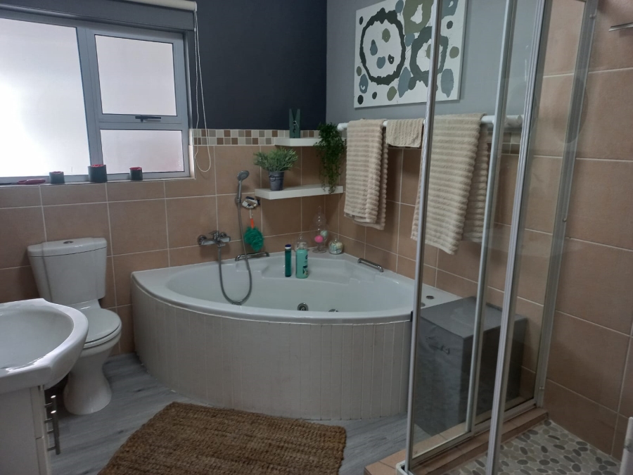 2 Bedroom Property for Sale in Gonubie North Eastern Cape